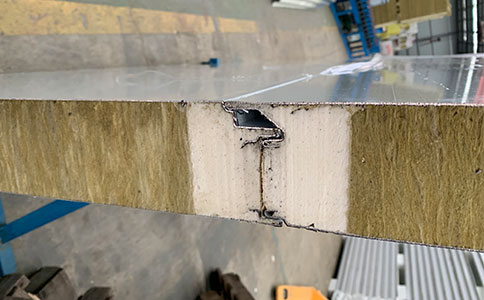 橫(héng)裝夾芯板