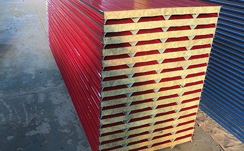 岩棉彩（cǎi）鋼板：推動綠色建（jiàn）築發展的新動力