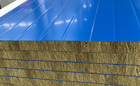 岩棉（mián）彩鋼板（bǎn）