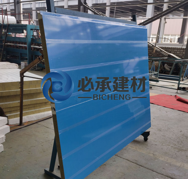 聚氨酯封邊岩（yán）棉夾芯板